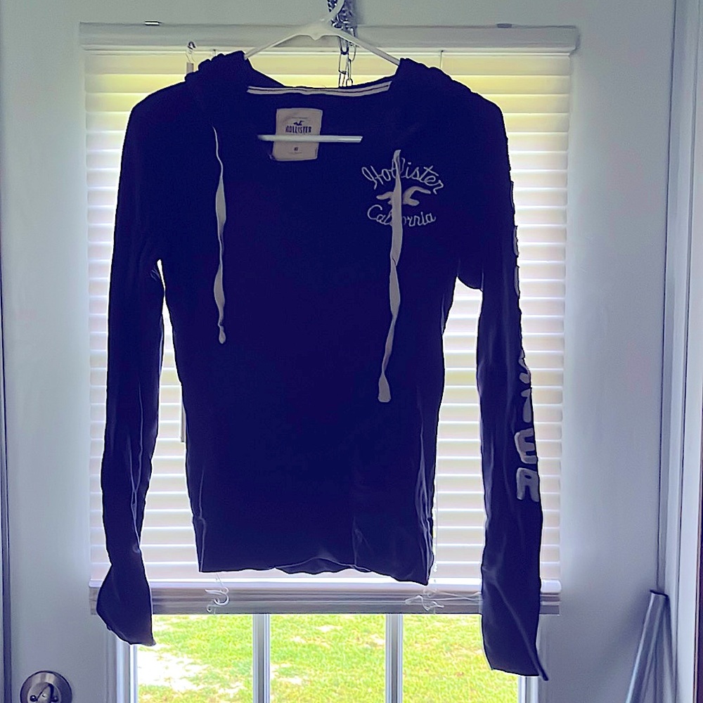 Hollister pull over